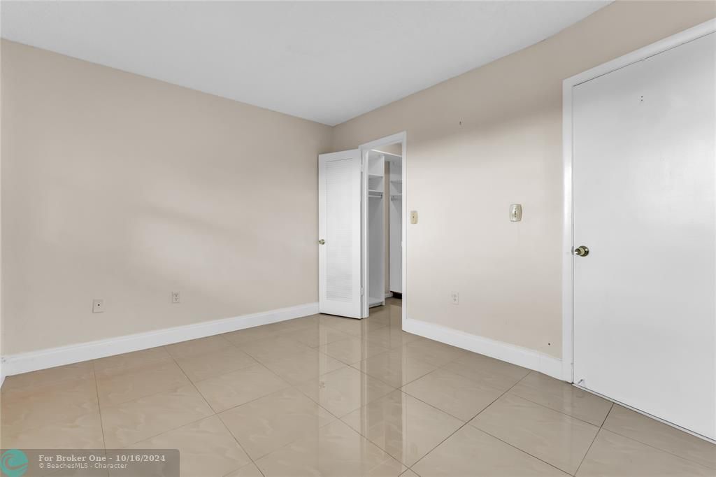 For Sale: $200,000 (2 beds, 2 baths, 850 Square Feet)