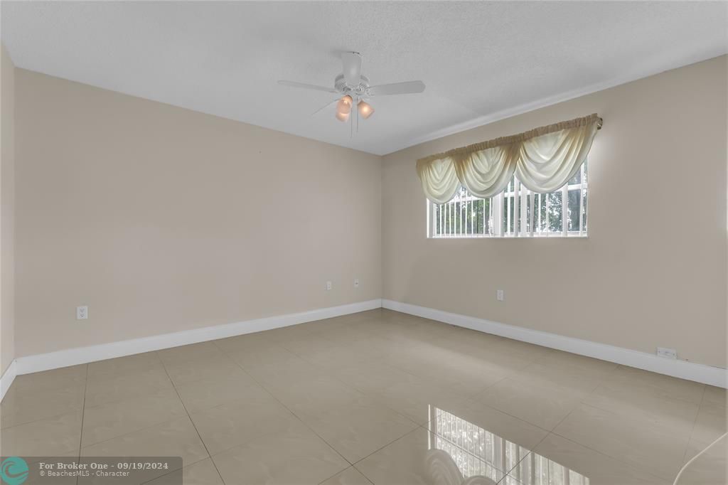 For Sale: $200,000 (2 beds, 2 baths, 850 Square Feet)