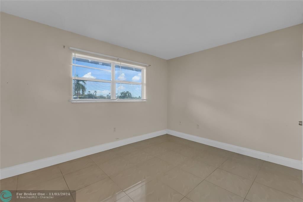 For Sale: $200,000 (2 beds, 2 baths, 850 Square Feet)