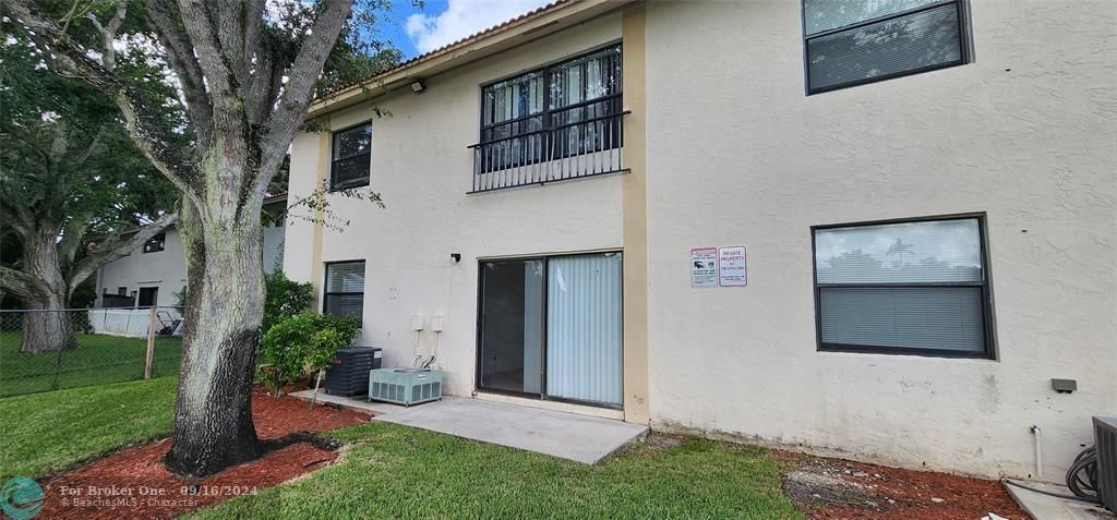 For Sale: $2,295 (2 beds, 2 baths, 5932 Square Feet)