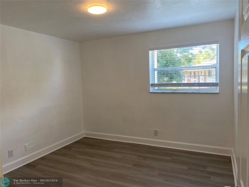 For Sale: $1,900 (2 beds, 1 baths, 762 Square Feet)