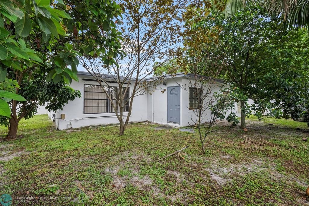 Active With Contract: $429,900 (3 beds, 2 baths, 1707 Square Feet)