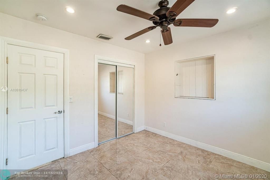 Active With Contract: $4,000 (5 beds, 2 baths, 1829 Square Feet)