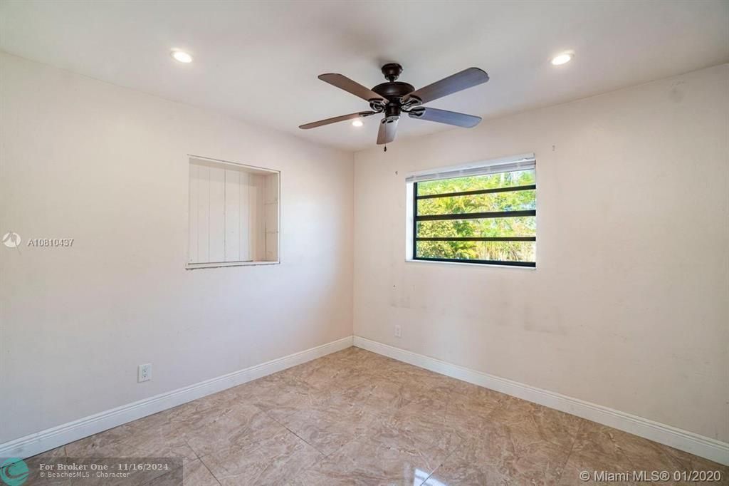 Active With Contract: $4,000 (5 beds, 2 baths, 1829 Square Feet)