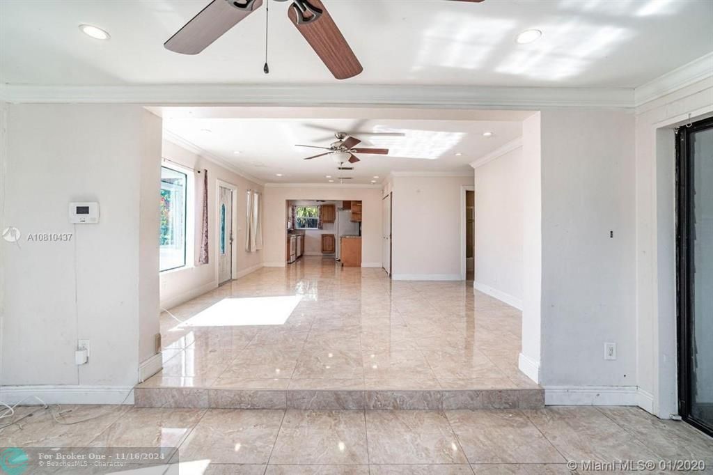 Active With Contract: $4,000 (5 beds, 2 baths, 1829 Square Feet)