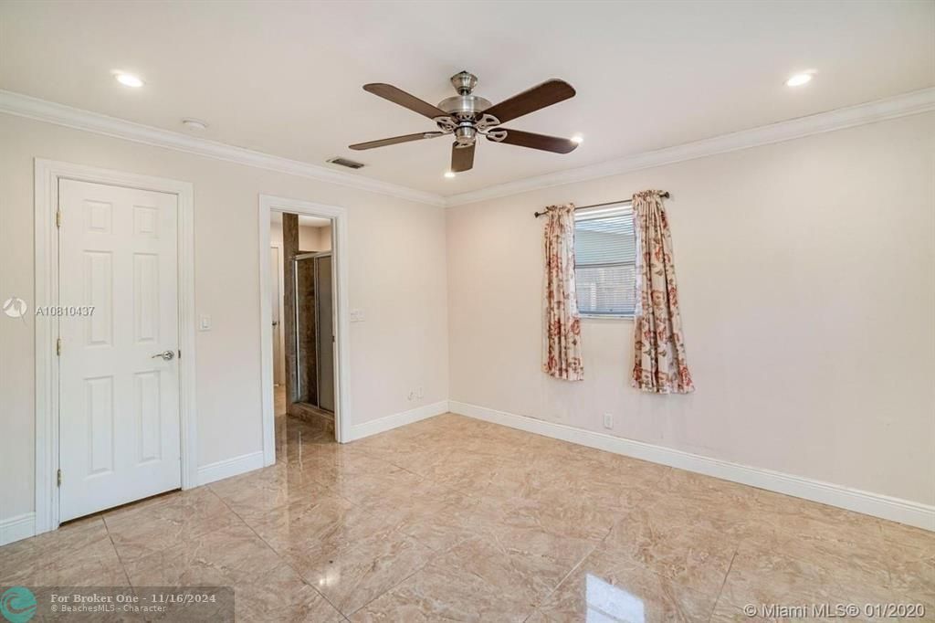 Active With Contract: $4,000 (5 beds, 2 baths, 1829 Square Feet)