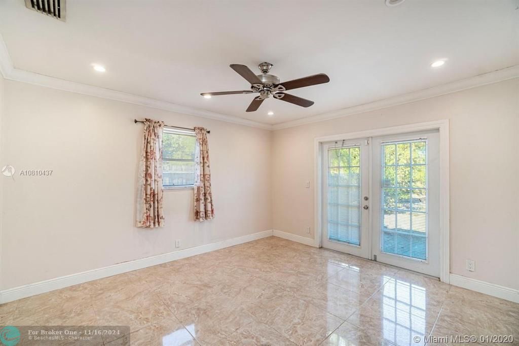 Active With Contract: $4,000 (5 beds, 2 baths, 1829 Square Feet)