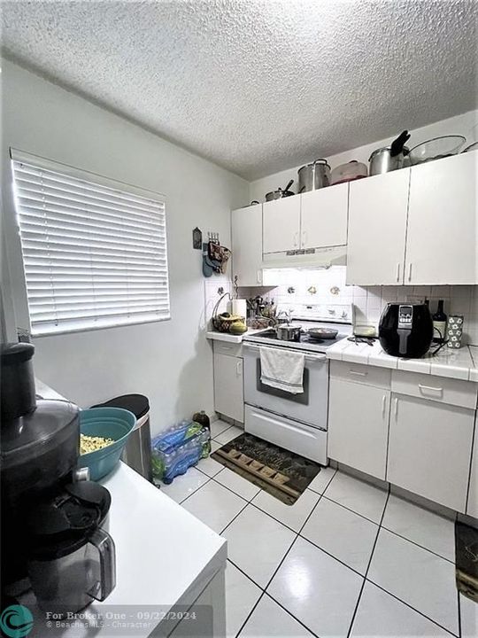 For Sale: $159,900 (2 beds, 2 baths, 1180 Square Feet)