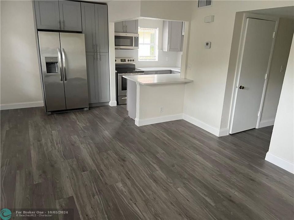 Recently Sold: $2,150 (2 beds, 2 baths, 1100 Square Feet)