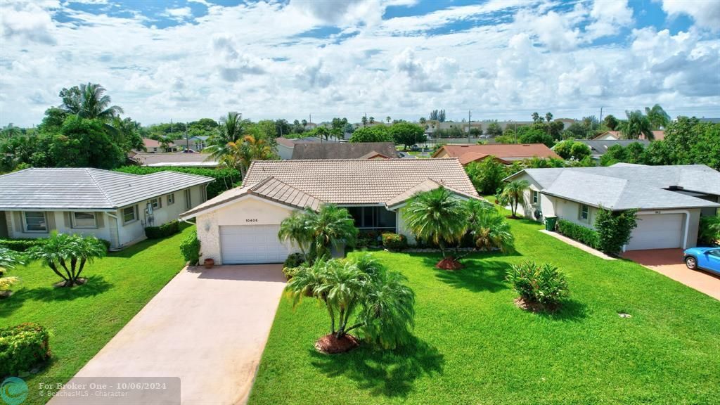 Active With Contract: $480,000 (2 beds, 2 baths, 1715 Square Feet)