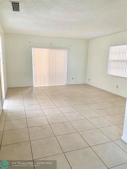 For Rent: $1,700 (1 beds, 1 baths, 600 Square Feet)