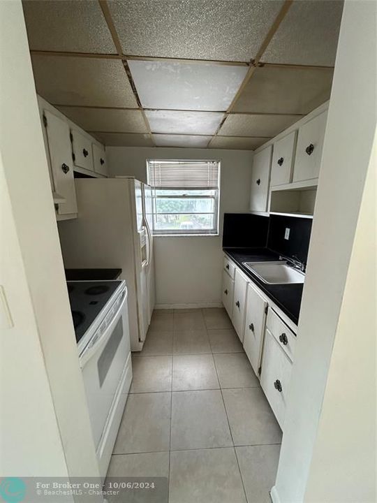 For Rent: $1,700 (1 beds, 1 baths, 600 Square Feet)