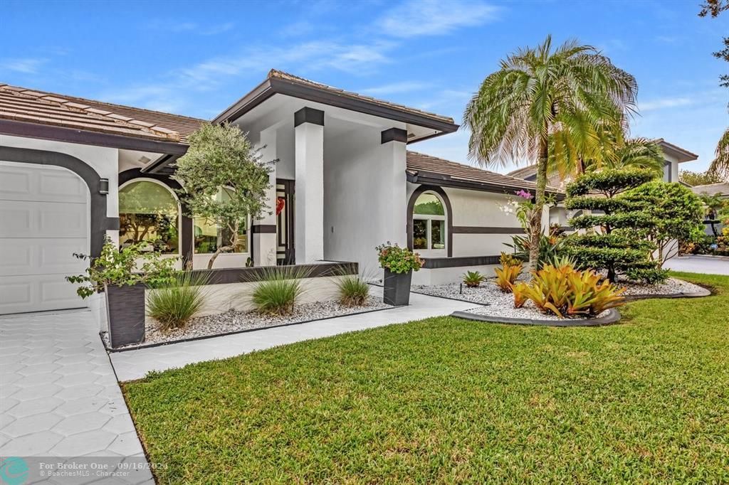 For Sale: $1,075,000 (5 beds, 2 baths, 3145 Square Feet)