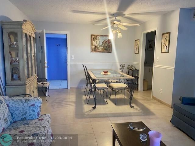 For Rent: $1,800 (2 beds, 1 baths, 860 Square Feet)