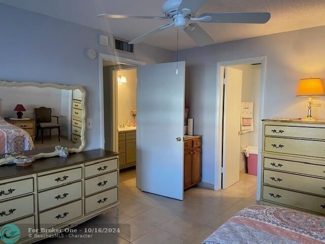 For Rent: $1,800 (2 beds, 1 baths, 860 Square Feet)