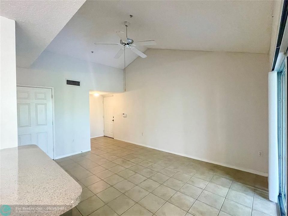 For Rent: $1,795 (1 beds, 1 baths, 798 Square Feet)