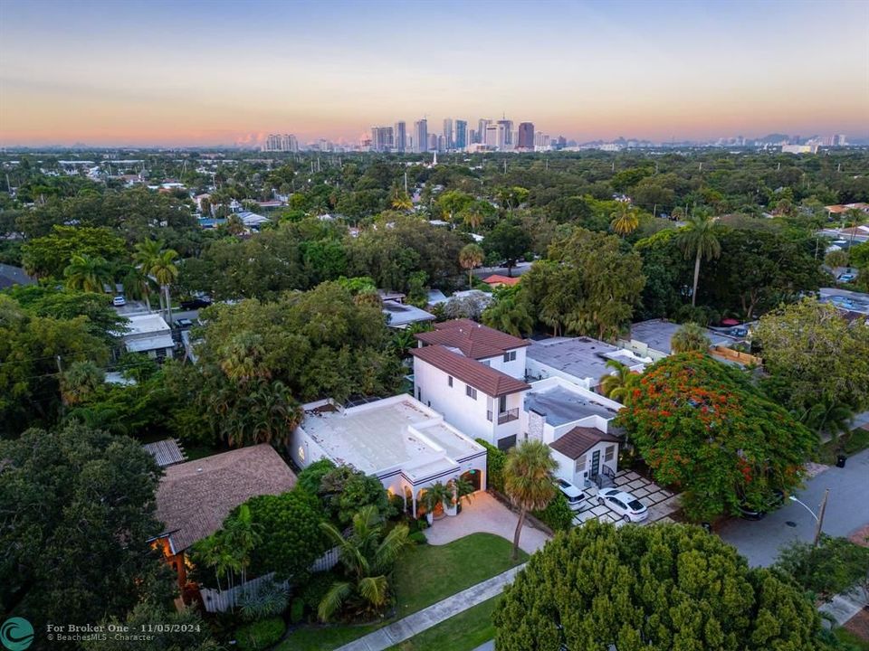 Active With Contract: $799,000 (3 beds, 2 baths, 1600 Square Feet)