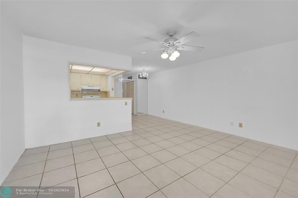 Active With Contract: $1,400 (1 beds, 1 baths, 650 Square Feet)