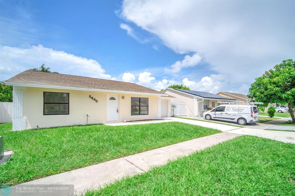 For Sale: $549,950 (4 beds, 2 baths, 1671 Square Feet)