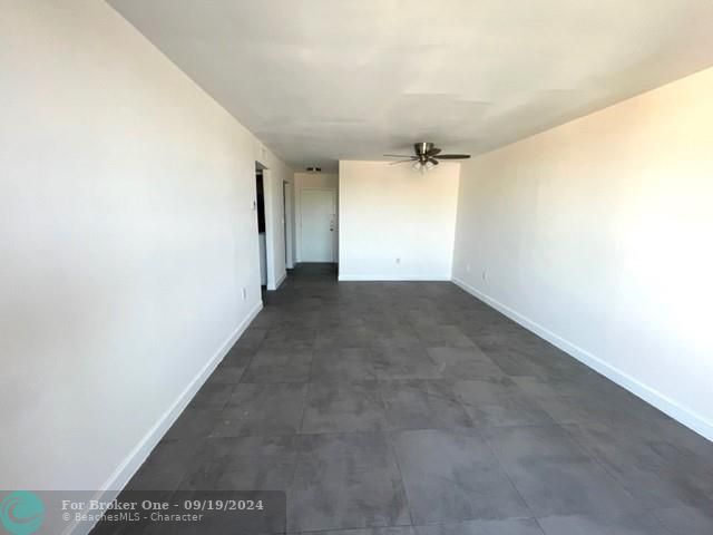 For Sale: $199,000 (2 beds, 2 baths, 934 Square Feet)