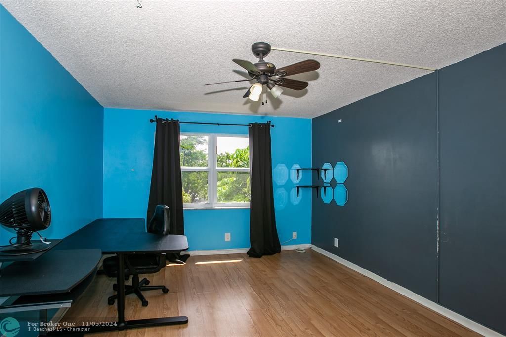 For Sale: $229,900 (2 beds, 2 baths, 1134 Square Feet)