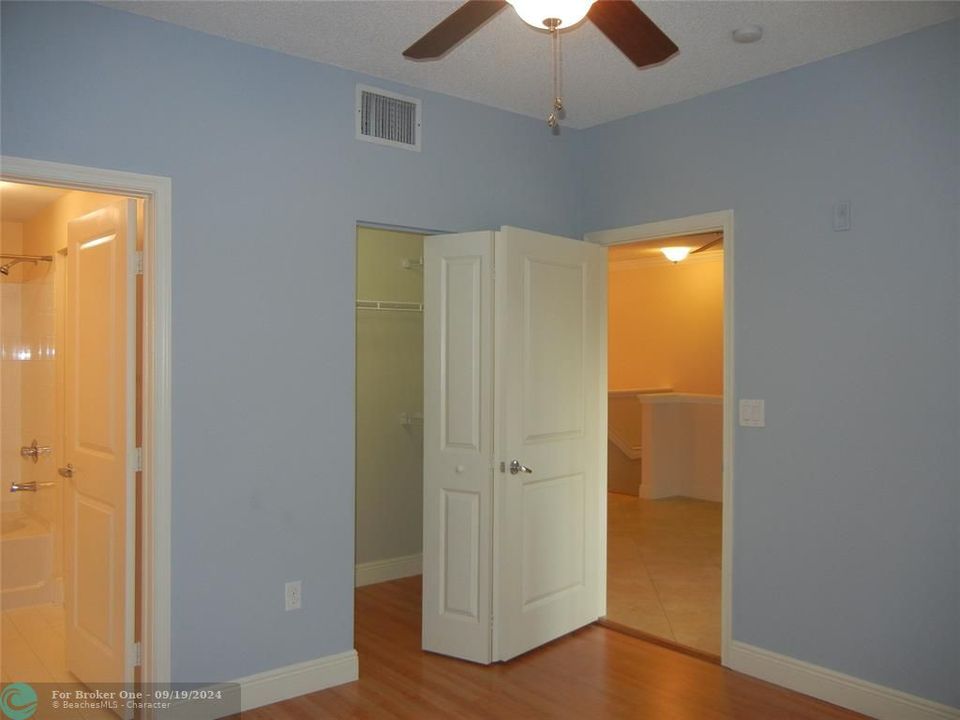 For Rent: $2,300 (2 beds, 2 baths, 1120 Square Feet)