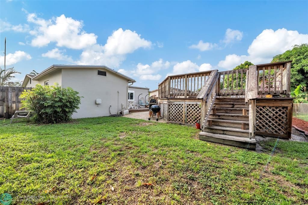 For Sale: $579,999 (3 beds, 2 baths, 1435 Square Feet)