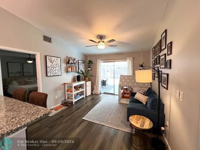 Active With Contract: $3,400 (3 beds, 2 baths, 1532 Square Feet)