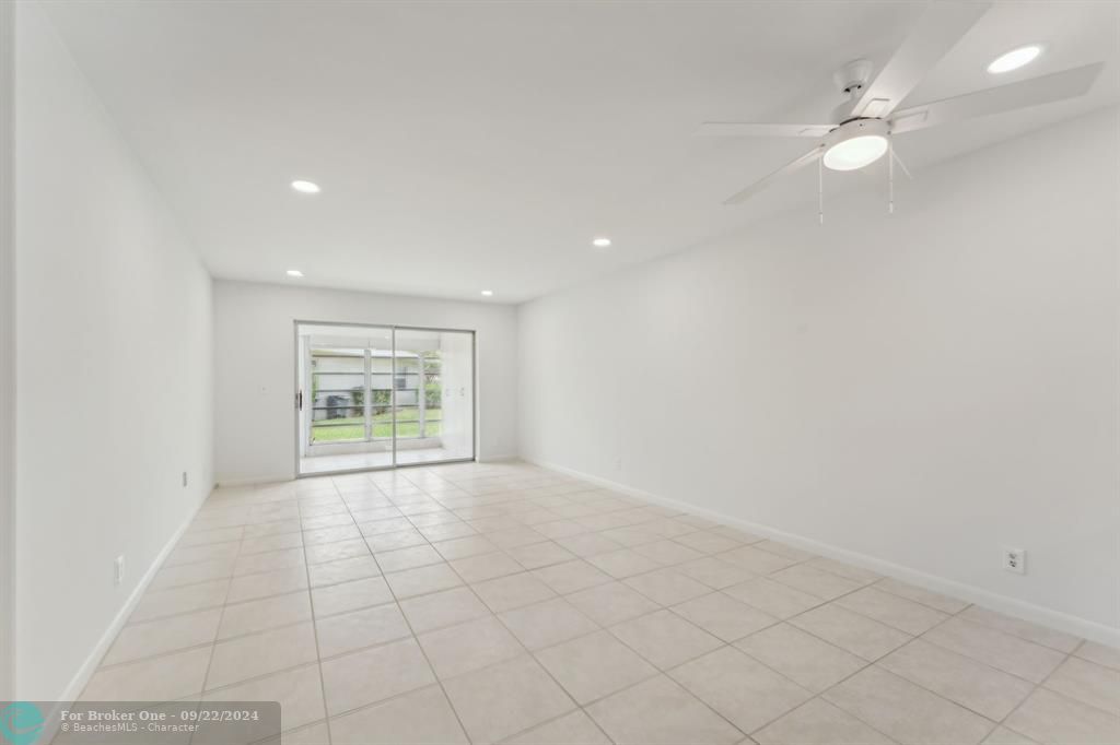 For Sale: $296,500 (2 beds, 2 baths, 1332 Square Feet)