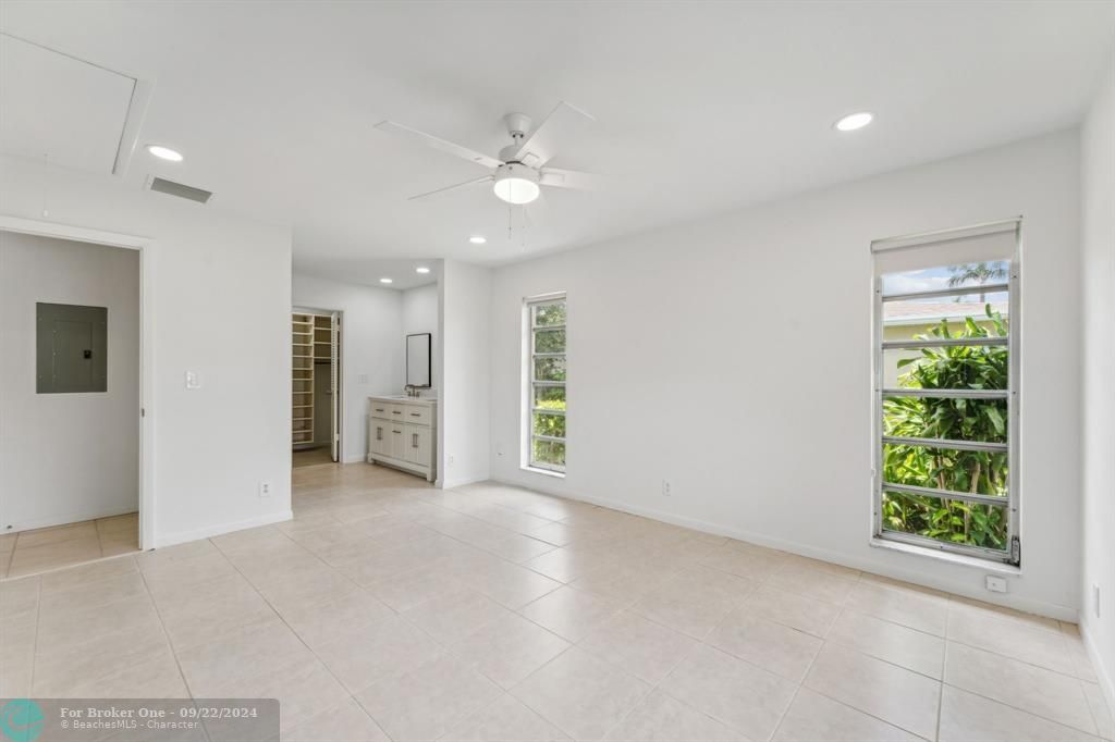 For Sale: $296,500 (2 beds, 2 baths, 1332 Square Feet)