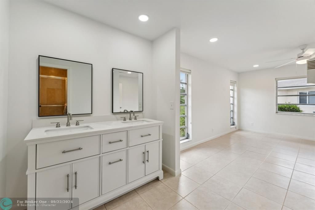 For Sale: $296,500 (2 beds, 2 baths, 1332 Square Feet)