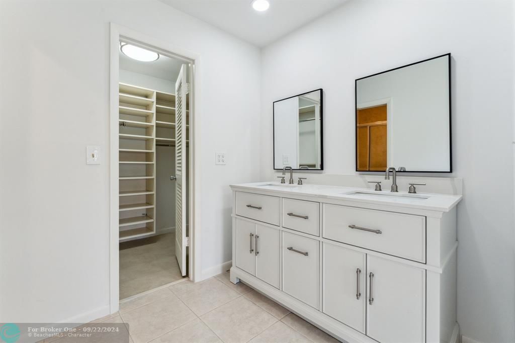 For Sale: $296,500 (2 beds, 2 baths, 1332 Square Feet)