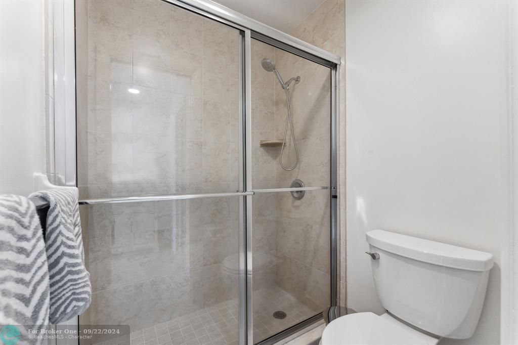 For Sale: $296,500 (2 beds, 2 baths, 1332 Square Feet)