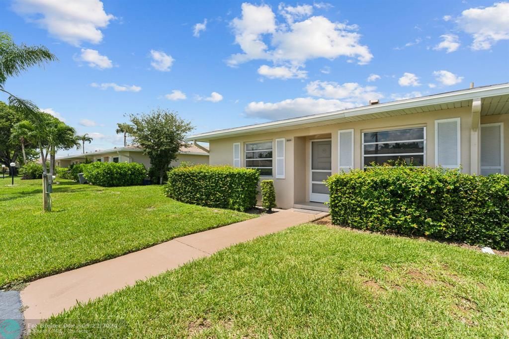 For Sale: $296,500 (2 beds, 2 baths, 1332 Square Feet)