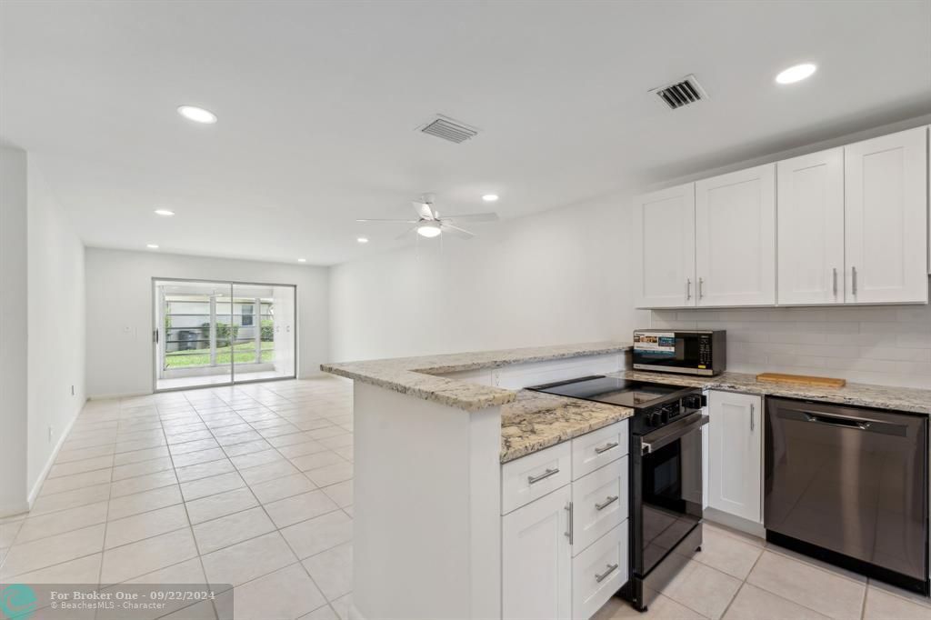 For Sale: $296,500 (2 beds, 2 baths, 1332 Square Feet)