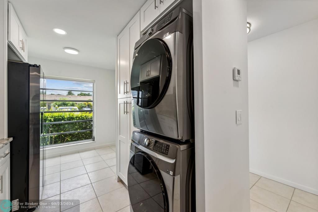 For Sale: $296,500 (2 beds, 2 baths, 1332 Square Feet)