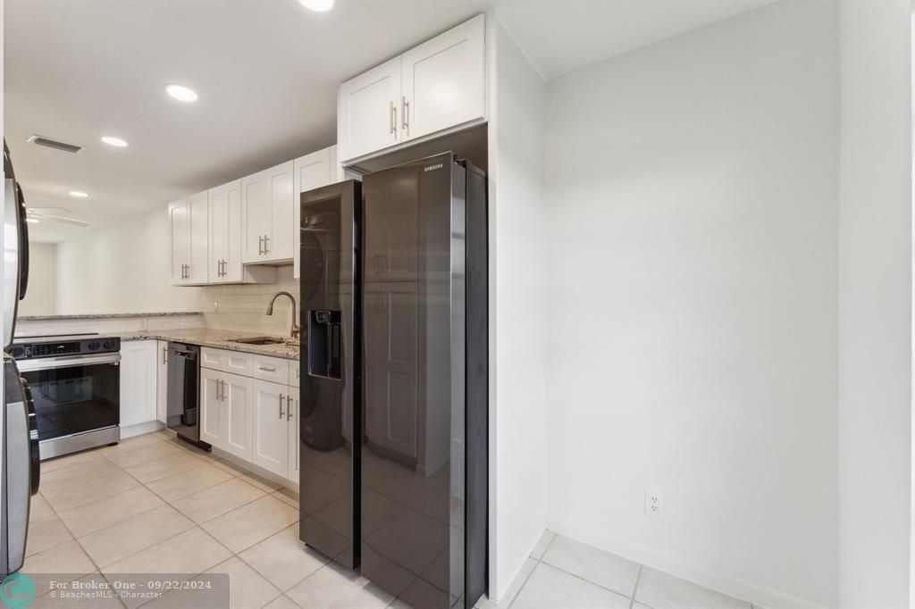 For Sale: $296,500 (2 beds, 2 baths, 1332 Square Feet)