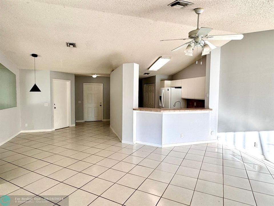 For Rent: $3,525 (3 beds, 2 baths, 1440 Square Feet)