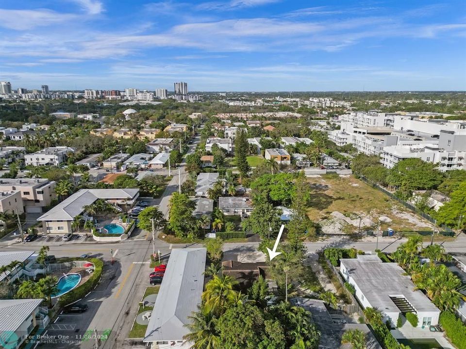 Active With Contract: $839,000 (3 beds, 2 baths, 1217 Square Feet)