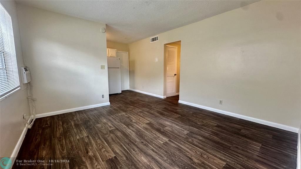 For Rent: $1,800 (2 beds, 2 baths, 800 Square Feet)