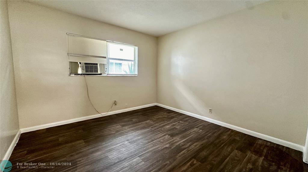 For Rent: $1,800 (2 beds, 2 baths, 800 Square Feet)