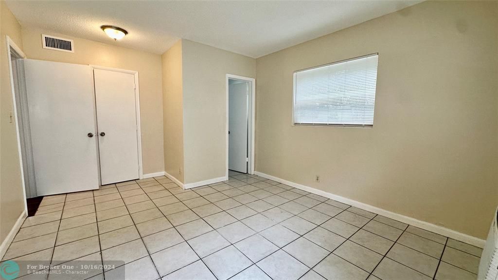 For Rent: $1,800 (2 beds, 2 baths, 800 Square Feet)