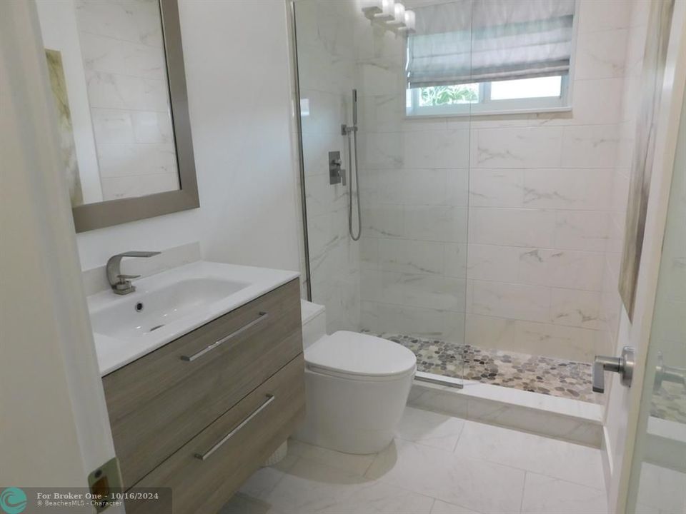 Activo con contrato: $269,900 (2 camas, 2 baños, 960 Pies cuadrados)