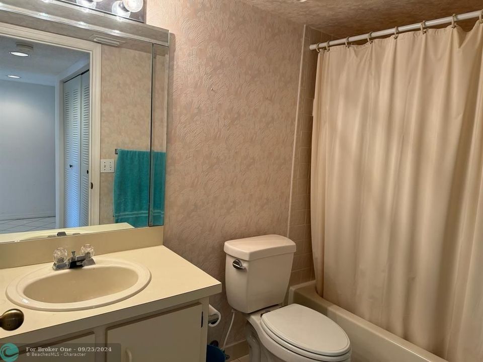 На продажу: $199,000 (2 спален, 2 ванн, 1180 Квадратных фут)