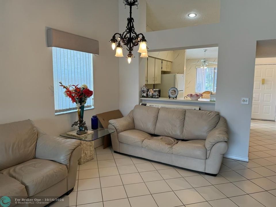 For Sale: $199,000 (2 beds, 2 baths, 1180 Square Feet)