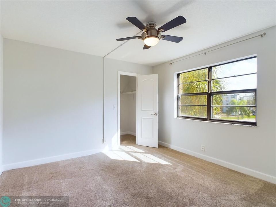 For Rent: $2,200 (2 beds, 2 baths, 1015 Square Feet)