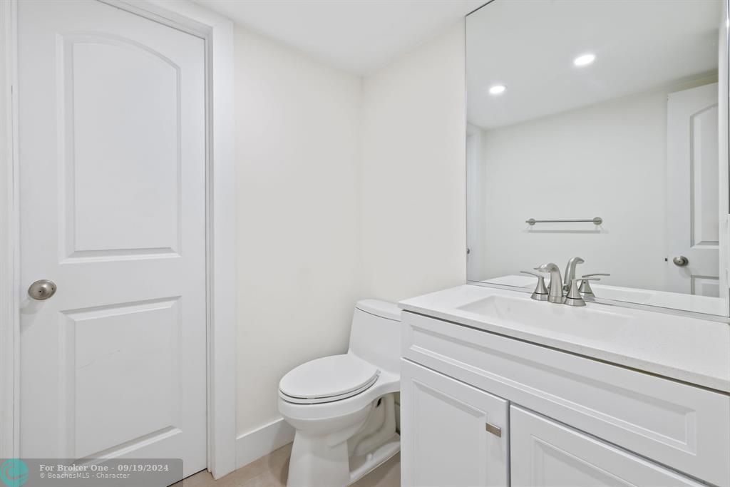 For Sale: $383,500 (2 beds, 1 baths, 1056 Square Feet)