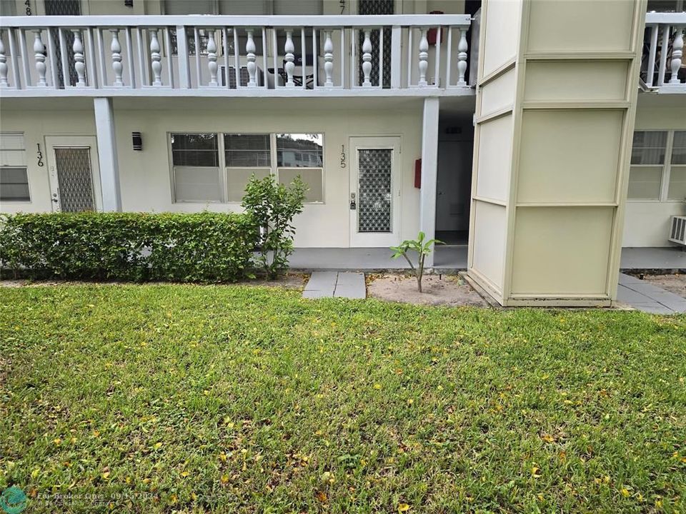 Active With Contract: $1,350 (1 beds, 1 baths, 595 Square Feet)