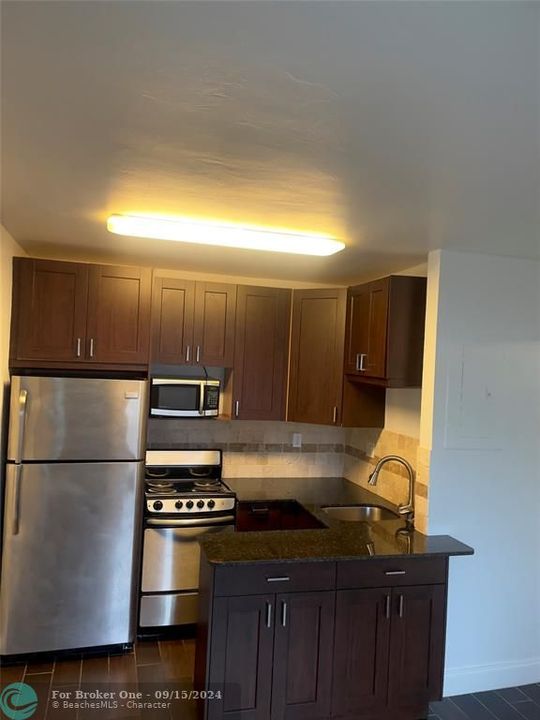 For Rent: $1,685 (1 beds, 1 baths, 450 Square Feet)