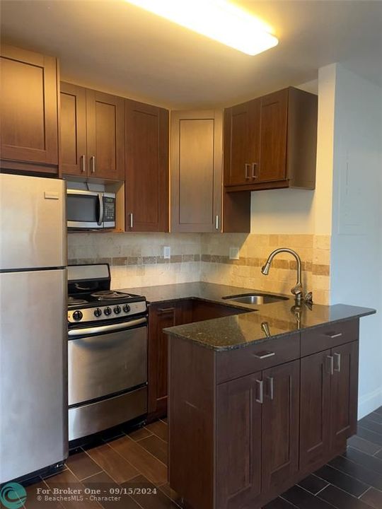 For Rent: $1,685 (1 beds, 1 baths, 450 Square Feet)